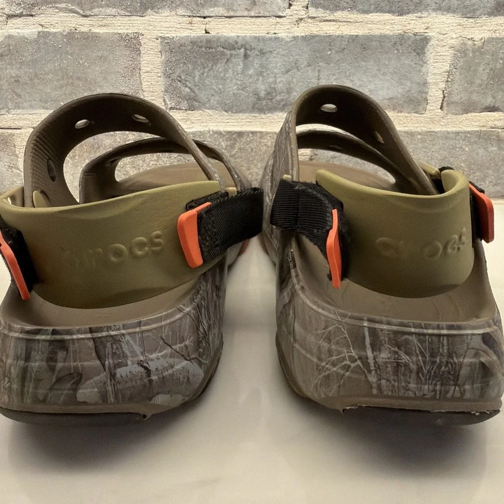 Crocs Classic All-Terrain Realtree Edge Camo Sandals Mens 12 Brown